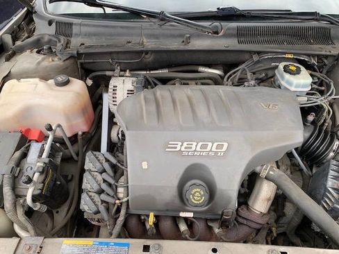 Used 2002 Buick Le Sabre Custom w/ Luxury Pkg image 3