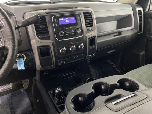 Used 2015 RAM 2500 Tradesman w/ Chrome Appearance Group AWD/4WD image 23