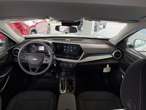 New 2026 Chevrolet Trax LS w/ LS Convenience Package FWD image 20