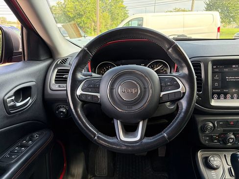 Used 2018 Jeep Compass Trailhawk w/ Cold Weather Group AWD/4WD image 8
