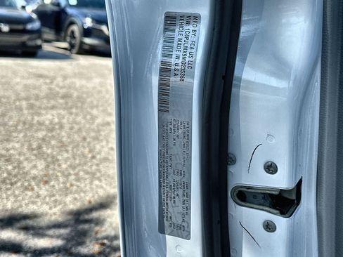 Used 2021 Jeep Cherokee Latitude Lux w/ Sun & Sound Group image 25