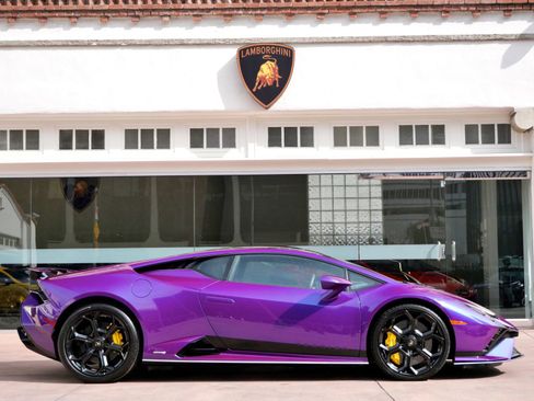 Used 2023 Lamborghini Huracan Tecnica RWD image 2