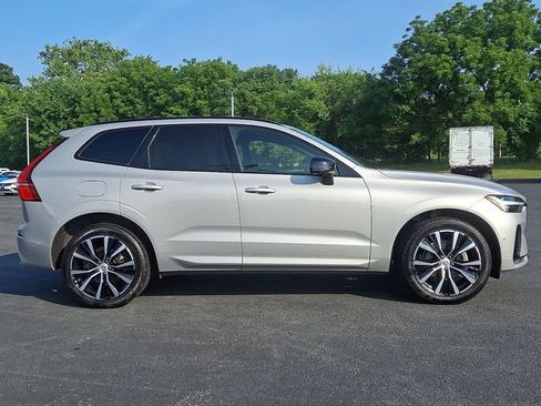 Used 2024 Volvo XC60 B5 Ultimate AWD/4WD image 10