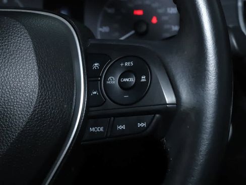 Used 2023 Toyota Corolla Cross SE image 24