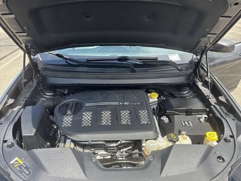 Used 2019 Jeep Cherokee Limited w/ Luxury Group FWD image 33