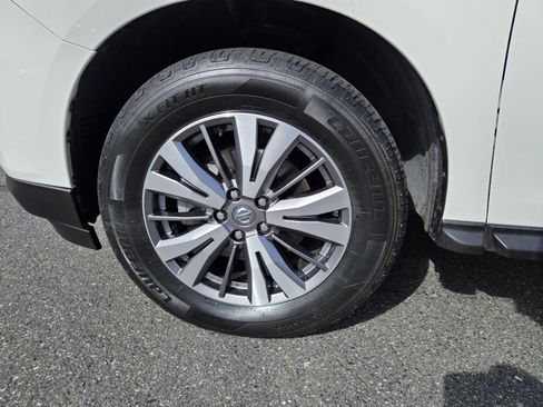 Used 2020 Nissan Pathfinder SL image 8