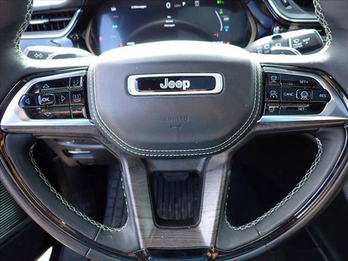 Used 2023 Jeep Grand Cherokee Overland w/ Advanced Protech Group III image 19