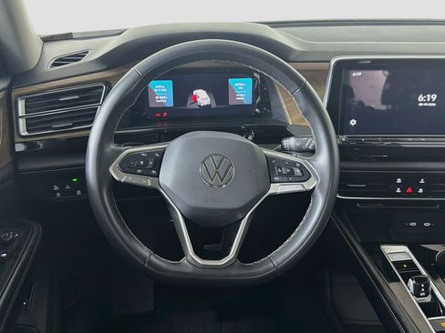 Used 2024 Volkswagen Atlas SE FWD image 17
