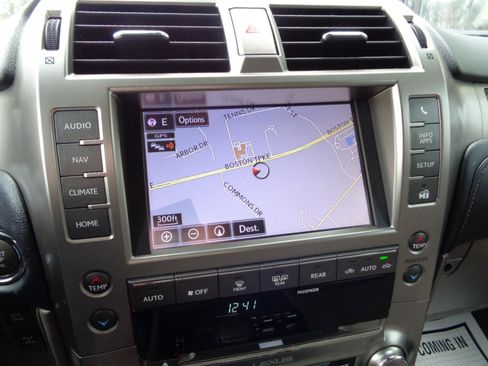 Used 2021 Lexus GX 460 Premium w/ Premium Package image 13