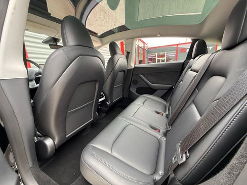 Used 2023 Tesla Model Y AWD image 18
