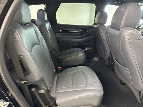 Used 2023 Buick Enclave Essence image 32