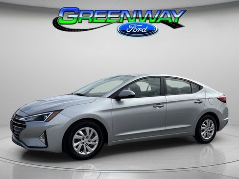 Used 2020 Hyundai Elantra SE image 1