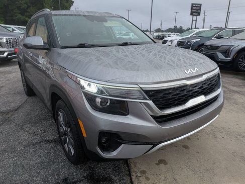 Used 2022 Kia Seltos S FWD image 5