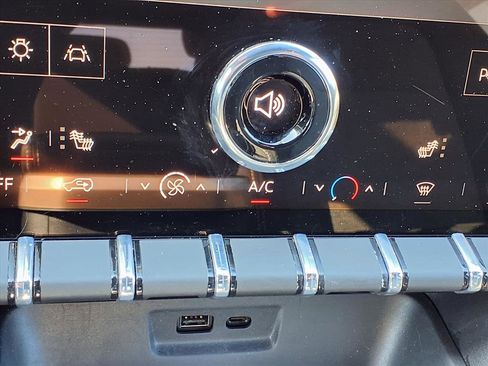 Used 2025 GMC Terrain Elevation w/ Technology Package II image 5