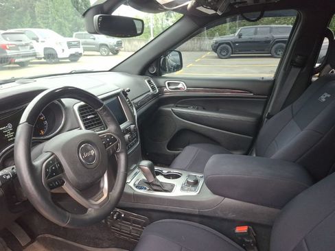 Used 2018 Jeep Grand Cherokee Overland AWD/4WD image 10