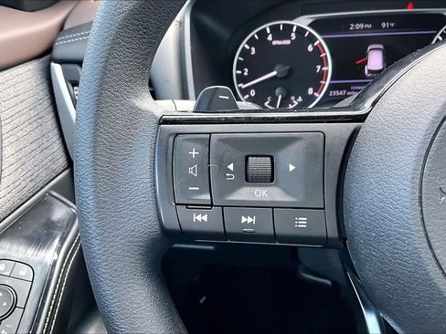 Certified 2023 Nissan Rogue SV image 22