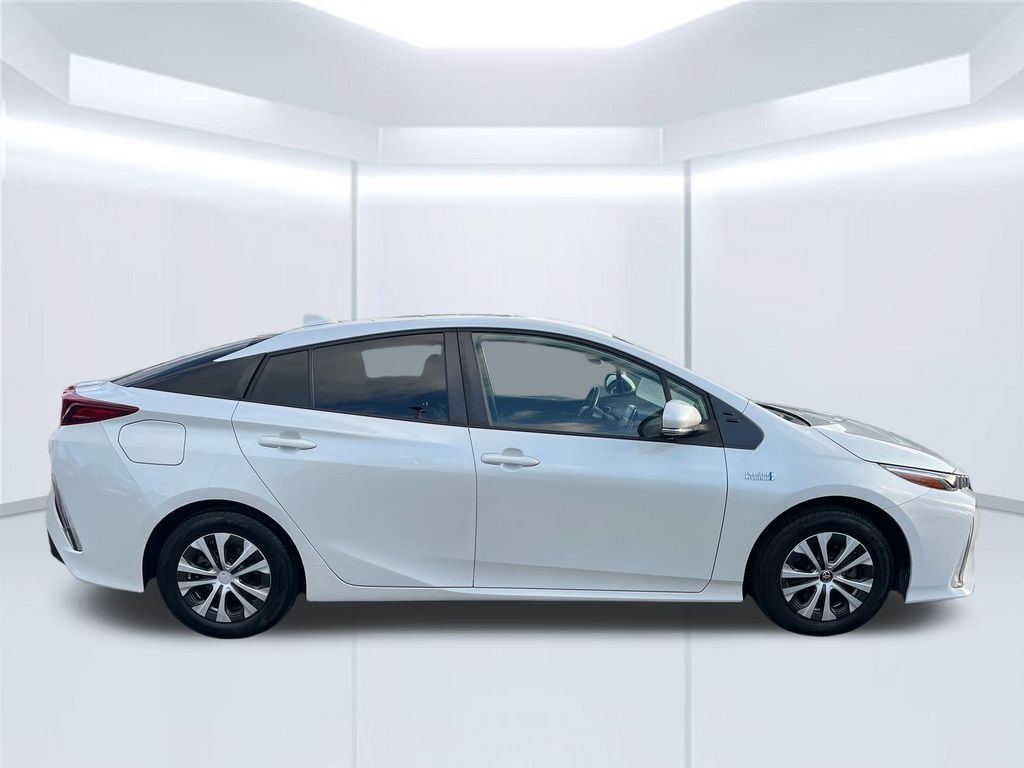 Used 2021 Toyota Prius Prime XLE w/ Carpet Mat Package (TMS) FWD image 6