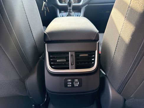 Used 2025 Subaru Outback Premium image 18