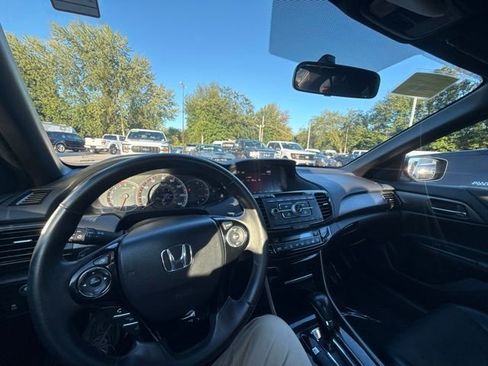 Used 2016 Honda Accord Sport image 24