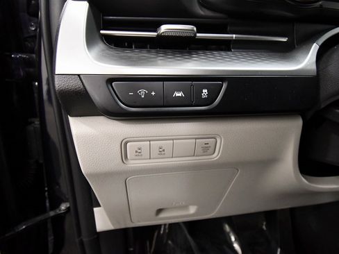 Certified 2024 Kia Carnival LX image 20