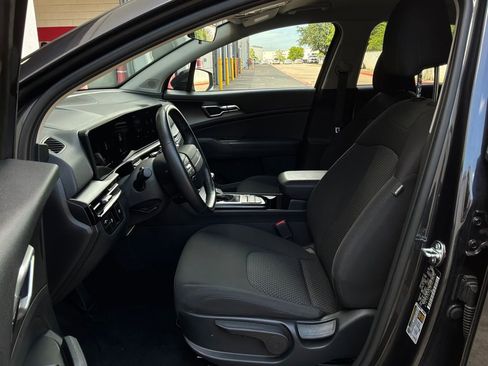 Used 2026 Kia Sportage LX FWD image 10