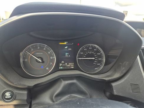 Used 2020 Subaru Crosstrek 2.0i Limited w/ Moonroof Package w/Navigation AWD/4WD image 17