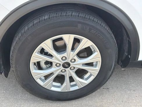Used 2025 Ford Escape Active w/ Cold Weather Package FWD image 11