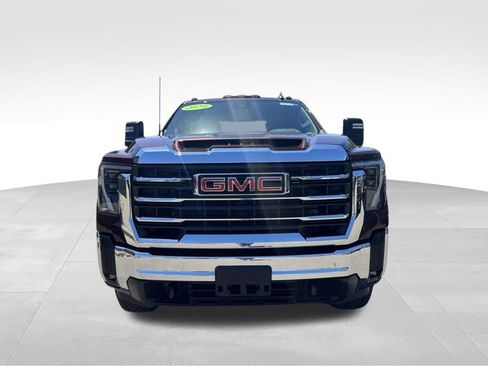 Used 2024 GMC Sierra 2500 SLE w/ Preferred Package AWD/4WD image 3