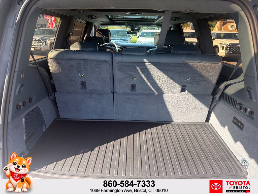 Used 2023 Jeep Grand Wagoneer Series III AWD/4WD image 40