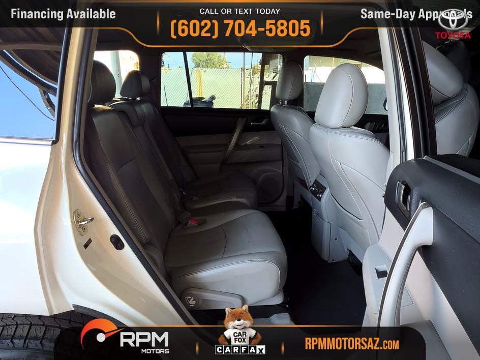 Used 2013 Toyota Highlander SE AWD/4WD image 11