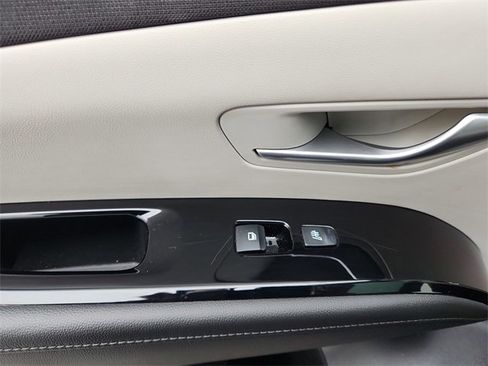 Certified 2024 Hyundai Tucson Limited image 27