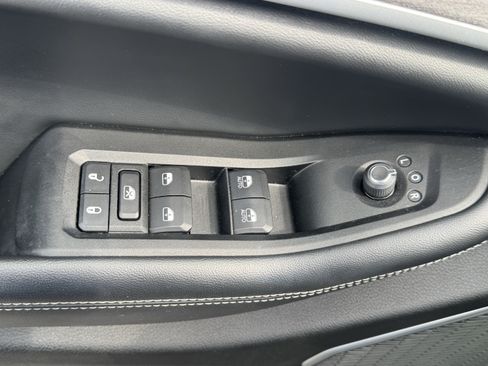 Used 2022 Jeep Grand Cherokee L Limited AWD/4WD image 17