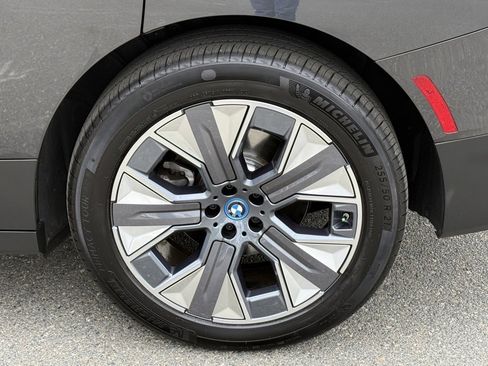 Used 2025 BMW iX xDrive50 w/ Convenience Package image 17