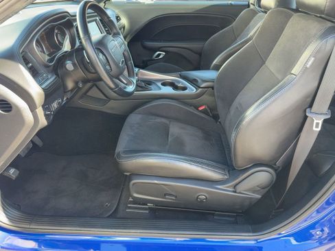 Used 2022 Dodge Challenger R/T w/ Plus Package image 4