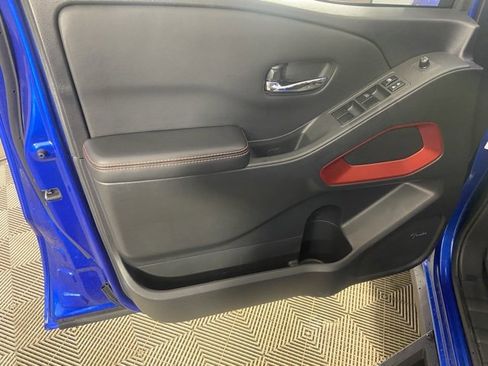 Used 2025 Nissan Frontier PRO-4X w/ Pro Convenience Package image 17