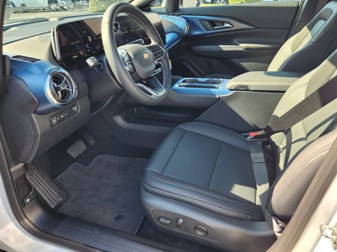 New 2026 Chevrolet Equinox EV LT image 5