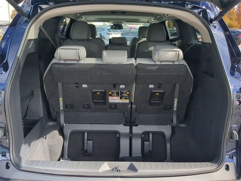 New 2026 Toyota Sienna XLE image 13