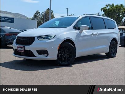 Used 2022 Chrysler Pacifica Limited w/ S Appearance Package