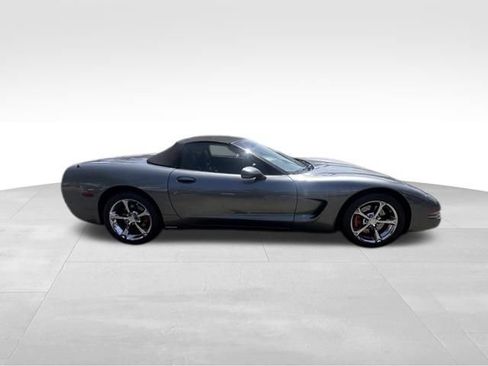 Used 2004 Chevrolet Corvette Convertible w/ Preferred Equipment Group RWD image 6