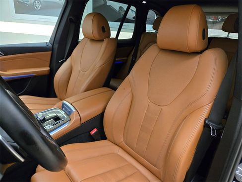 Used 2022 BMW X5 xDrive40i w/ M Sport Package image 31