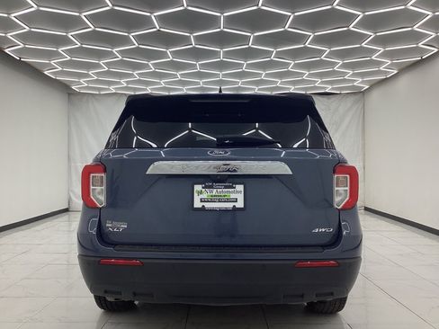 Used 2021 Ford Explorer XLT AWD/4WD image 11
