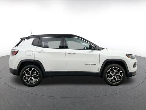 Used 2025 Jeep Compass Limited AWD/4WD image 14