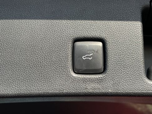 Used 2024 Ford Escape SE w/ PHEV Premium Package image 7