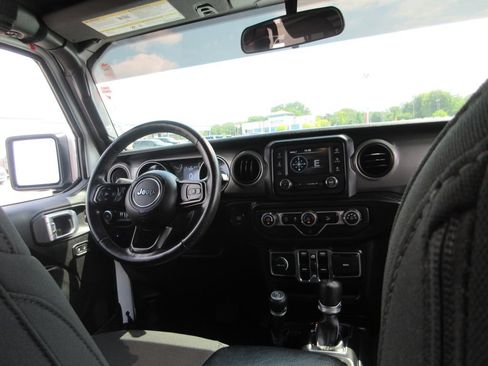 Used 2019 Jeep Wrangler Unlimited Sport S AWD/4WD image 20