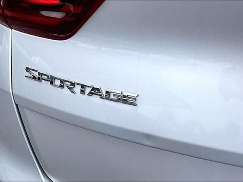 Used 2020 Kia Sportage EX w/ EX Technology Package FWD image 10