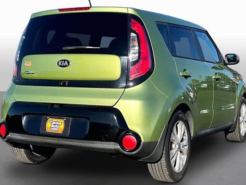 Used 2016 Kia Soul + image 2