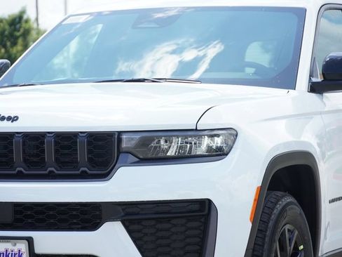 New 2026 Jeep Grand Cherokee Altitude AWD/4WD image 4