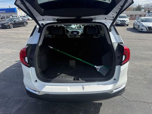 Used 2022 GMC Terrain SLT w/ Infotainment Package II image 8