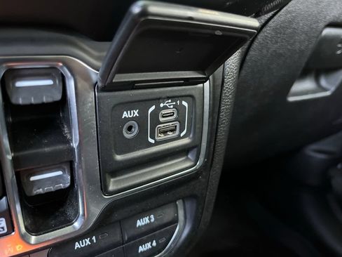Used 2023 Jeep Wrangler Unlimited Rubicon 4xe w/ Cold Weather Group AWD/4WD image 40
