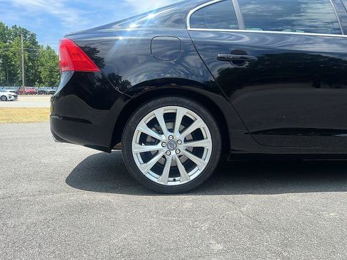 Used 2016 Volvo S60 T5 Inscription Platinum FWD image 23